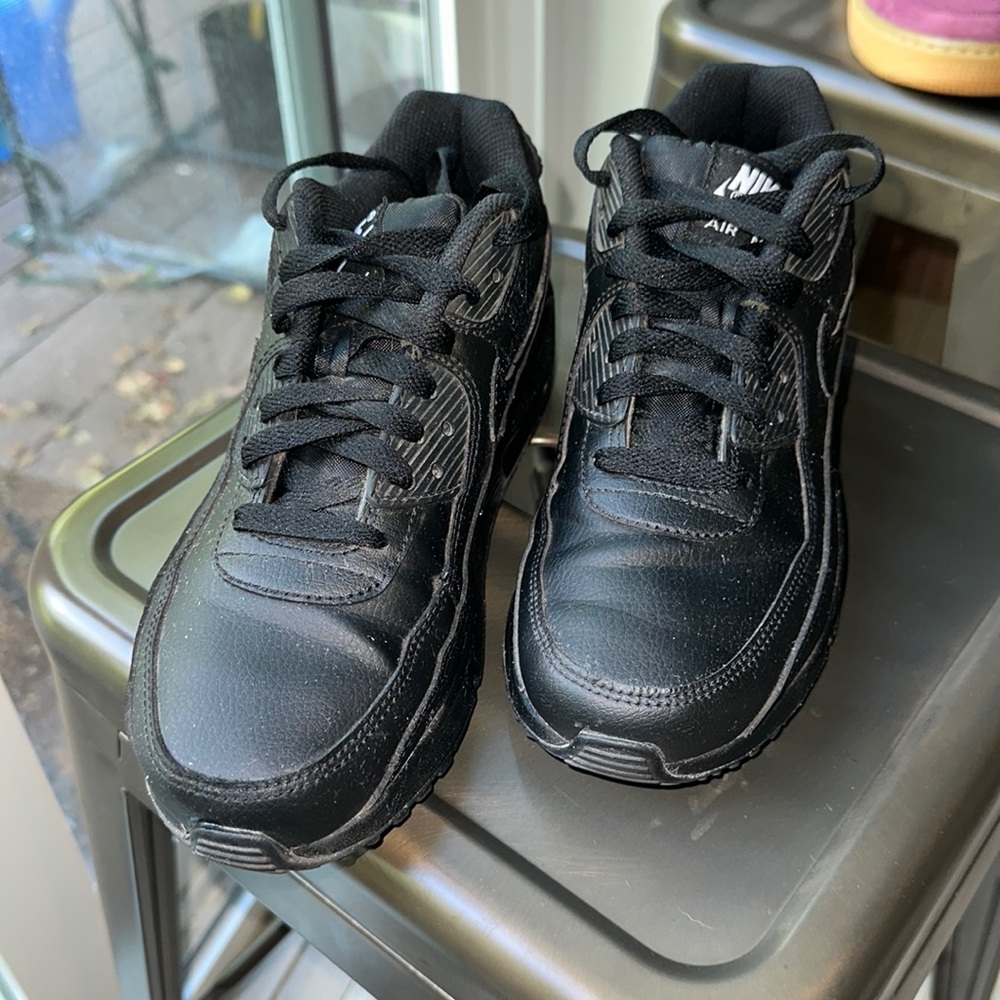 All black Nike air 90